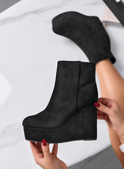 Lola™ | Bottines noires en daim avec semelle compensée